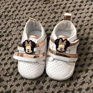 Infant MINNIE MOUSE Shoes!